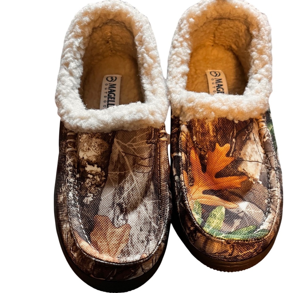 Magellan Outdoors Boys Camo Moccasin Slippers Faux Fur Lined Size 12 NEW